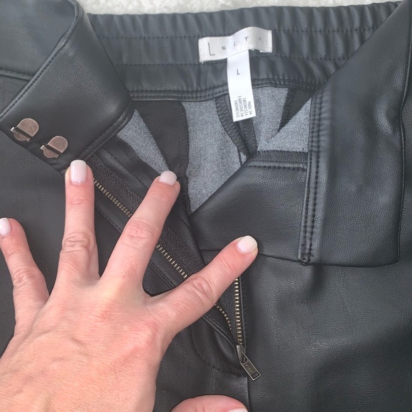 High waisted faux Leather Shorts - Picture 3 of 5